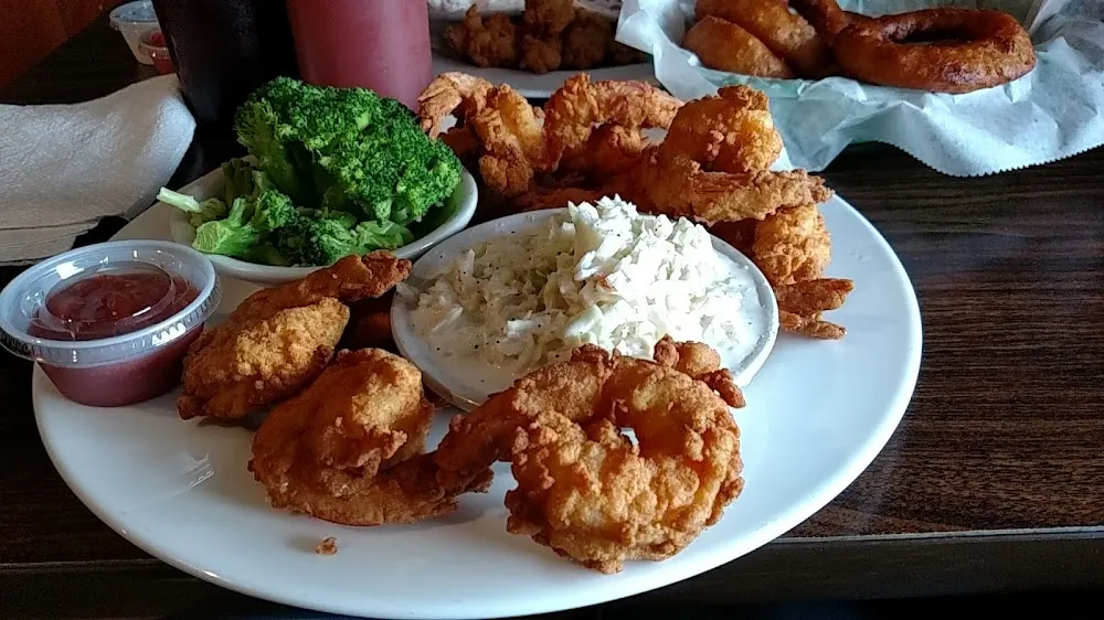 Fried Shrimp w Broccoli & Coleslaw